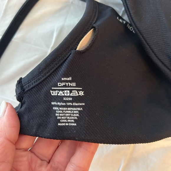 DFYNE Impact Women's Sports Bra Strappy Halter neck - Picture 5 of 6